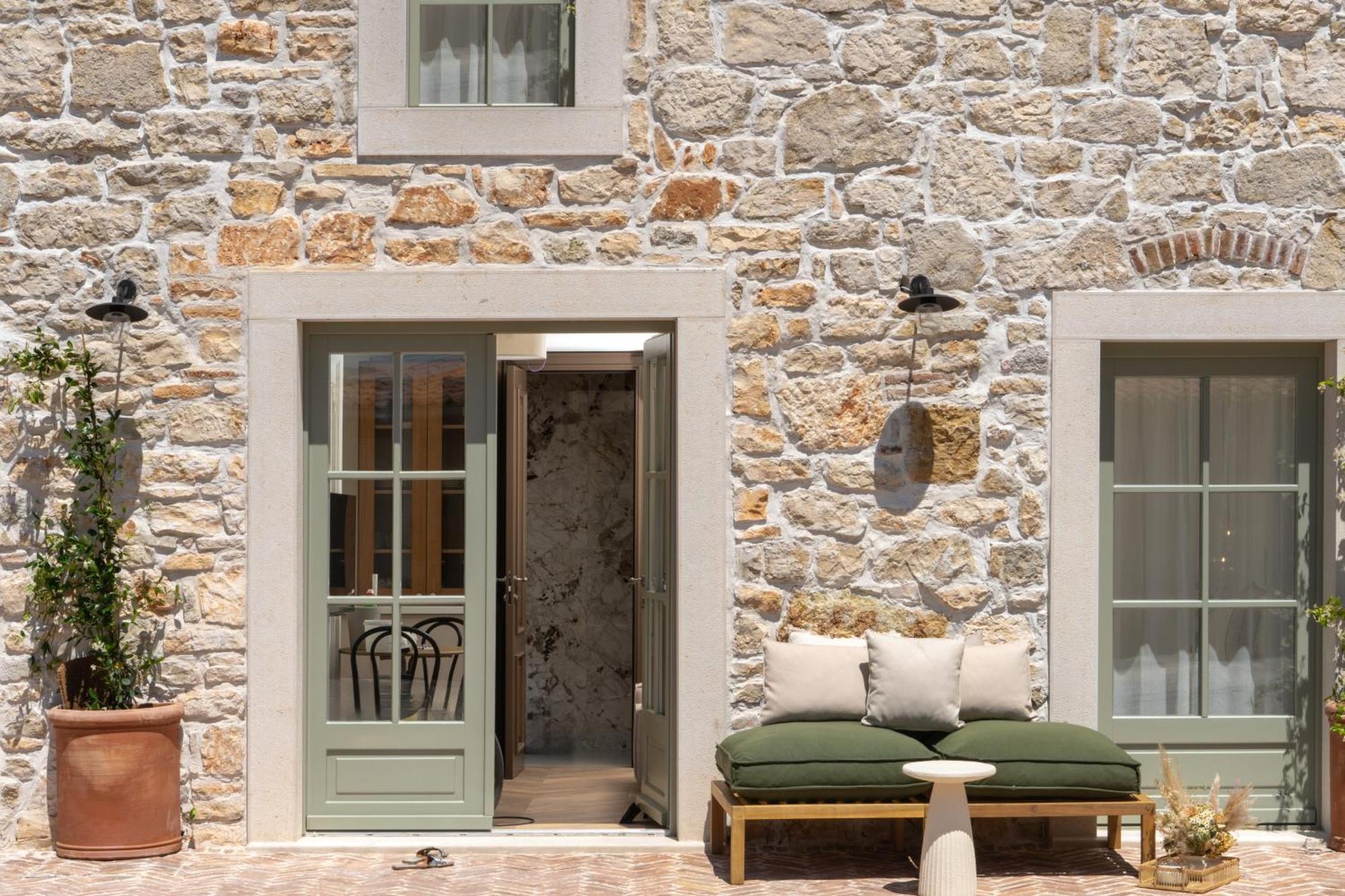 Silent Stone Apartment Vrsar Bagian luar foto